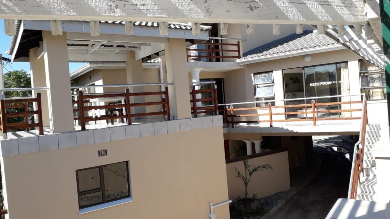 Emampingeni Lodge Bizana Exterior foto